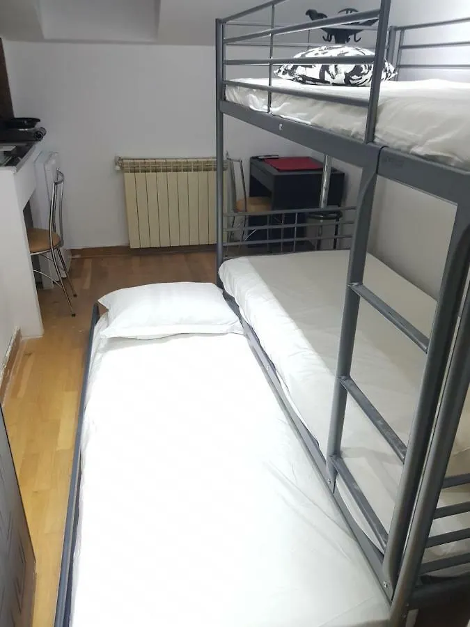 Cheap Accommodation Student Type 0*, Bucarest Rumanía